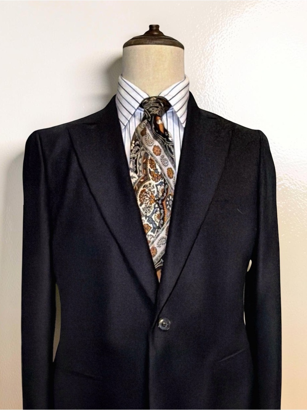 Bijan Men’s Silk Tie | Made in Italy | Paisley Baroque | Luxury Necktie